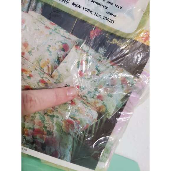 Cannon Monticello Full Flat Sheet in the Monet Bouquet Pattern # 649, NOS - Picture 8 of 8